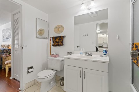 Condo in Lauderdale Lakes, Florida, 1 bedroom  № 2153384 - photo 21
