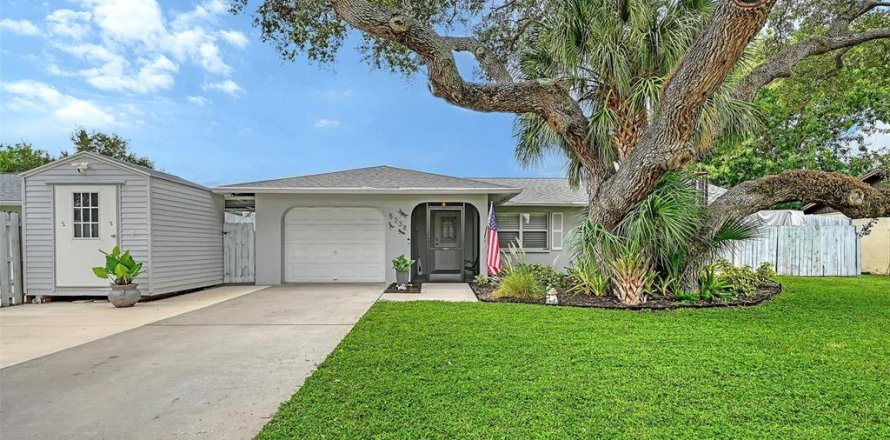 House in Sarasota, Florida 3 bedrooms, 130.06 sq.m. № 2353519