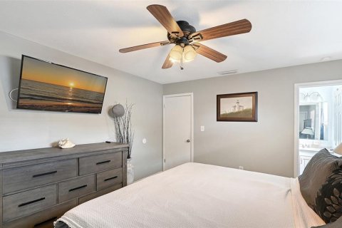 House in Sarasota, Florida 3 bedrooms, 130.06 sq.m. № 2353519 - photo 11