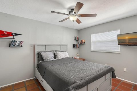 House in Sarasota, Florida 3 bedrooms, 130.06 sq.m. № 2353519 - photo 13