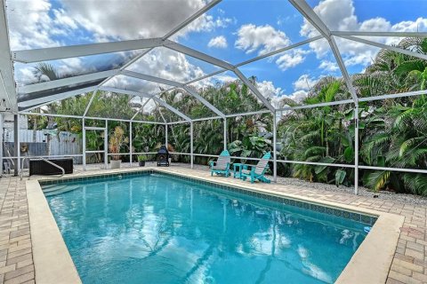 House in Sarasota, Florida 3 bedrooms, 130.06 sq.m. № 2353519 - photo 22