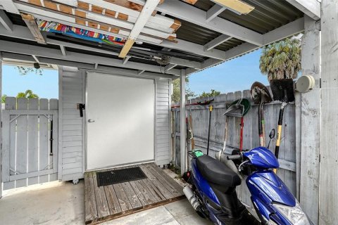 House in Sarasota, Florida 3 bedrooms, 130.06 sq.m. № 2353519 - photo 26