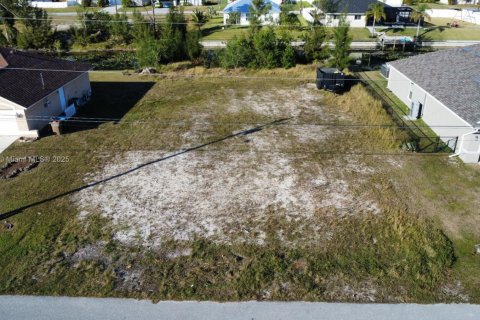 Terreno en venta en Cape Coral, Florida № 1949743 - foto 3