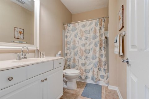 Townhouse in New Smyrna Beach, Florida 3 bedrooms, 160.35 sq.m. № 2100978 - photo 13