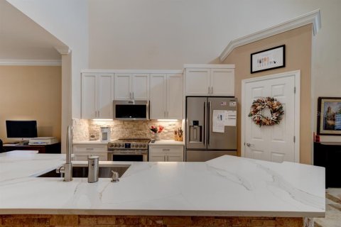Townhouse in New Smyrna Beach, Florida 3 bedrooms, 160.35 sq.m. № 2100978 - photo 21