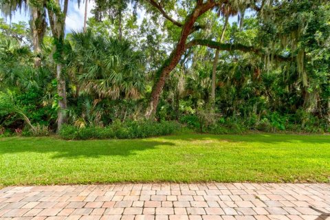 Townhouse in New Smyrna Beach, Florida 3 bedrooms, 160.35 sq.m. № 2100978 - photo 29