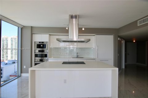 Copropriété à louer à Sunny Isles Beach, Floride: 3 chambres, 175.77 m2 № 1804437 - photo 14