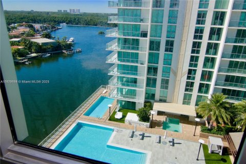 Copropriété à louer à Sunny Isles Beach, Floride: 3 chambres, 175.77 m2 № 1804437 - photo 9