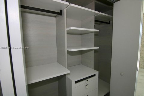 Copropriété à louer à Sunny Isles Beach, Floride: 3 chambres, 175.77 m2 № 1804437 - photo 28
