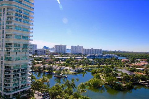 Copropriété à louer à Sunny Isles Beach, Floride: 3 chambres, 175.77 m2 № 1804437 - photo 6