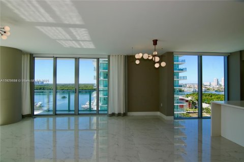 Copropriété à louer à Sunny Isles Beach, Floride: 3 chambres, 175.77 m2 № 1804437 - photo 11