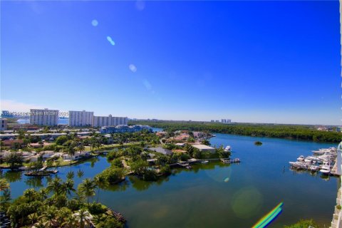 Copropriété à louer à Sunny Isles Beach, Floride: 3 chambres, 175.77 m2 № 1804437 - photo 4