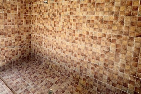 Condo in Miami, Florida, 3 bedrooms № 2076156 - photo 26