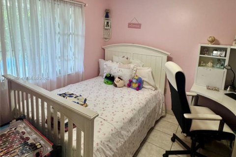 Condo in Miami, Florida, 3 bedrooms № 2076156 - photo 22