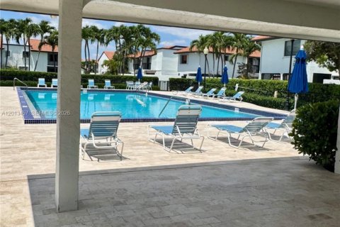 Condo in Miami, Florida, 3 bedrooms № 2076156 - photo 25