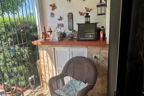Condo in Miami, Florida, 3 bedrooms № 2076156 - photo 15