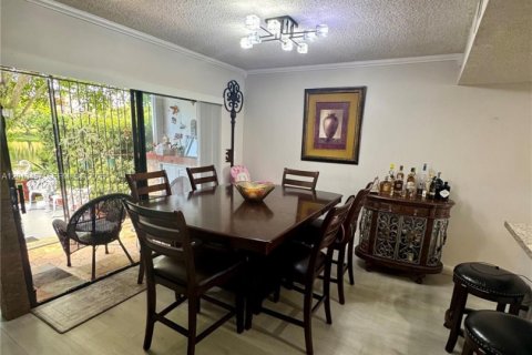 Condo in Miami, Florida, 3 bedrooms № 2076156 - photo 18