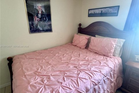 Condo in Miami, Florida, 3 bedrooms № 2076156 - photo 21