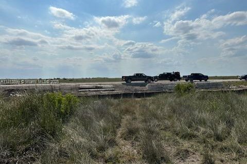 Купить коммерческую недвижимость в Майами, Флорида № 1940485 - фото 9