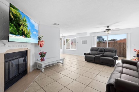 Купить виллу или дом в Порт-Сент-Луси, Флорида 3 спальни, 119.84м2, № 2032491 - фото 6