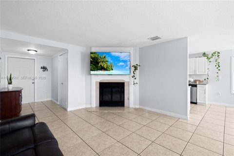 Купить виллу или дом в Порт-Сент-Луси, Флорида 3 спальни, 119.84м2, № 2032491 - фото 8