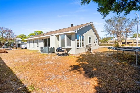 Купить виллу или дом в Порт-Сент-Луси, Флорида 3 спальни, 119.84м2, № 2032491 - фото 28