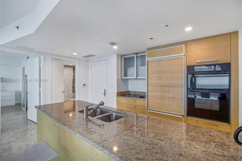 Condominio en alquiler en Hallandale Beach, Florida, 1 dormitorio, 80.92 m2 № 1991422 - foto 10