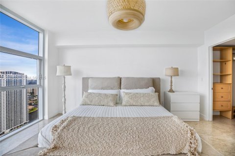 Condominio en alquiler en Hallandale Beach, Florida, 1 dormitorio, 80.92 m2 № 1991422 - foto 13