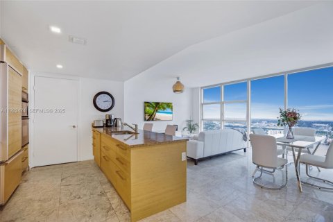 Condominio en alquiler en Hallandale Beach, Florida, 1 dormitorio, 80.92 m2 № 1991422 - foto 25