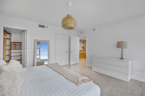 Condominio en alquiler en Hallandale Beach, Florida, 1 dormitorio, 80.92 m2 № 1991422 - foto 14