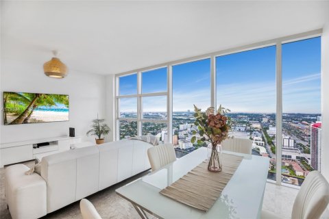 Condominio en alquiler en Hallandale Beach, Florida, 1 dormitorio, 80.92 m2 № 1991422 - foto 5