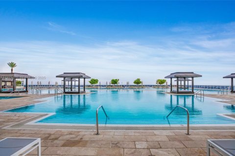 Condominio en alquiler en Hallandale Beach, Florida, 1 dormitorio, 80.92 m2 № 1991422 - foto 23