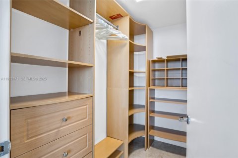 Condominio en alquiler en Hallandale Beach, Florida, 1 dormitorio, 80.92 m2 № 1991422 - foto 15