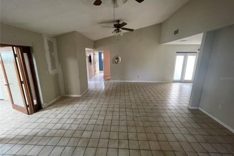 House in Lakeland, Florida 3 bedrooms, 139.91 sq.m. № 1841636 - photo 3