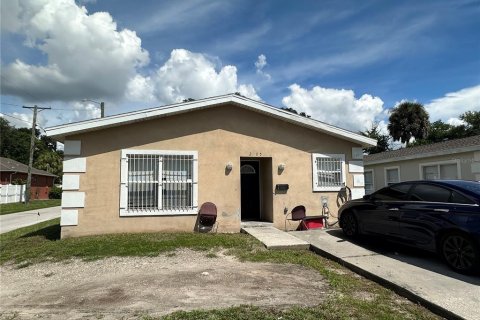 Casa en venta en Tampa, Florida, 4 dormitorios, 121.52 m2 № 2354267 - foto 2