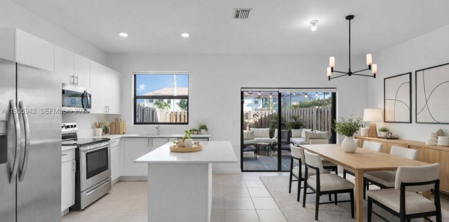 Townhouse in Homestead, Florida 3 bedrooms, 123.37 sq.m. № 1994138