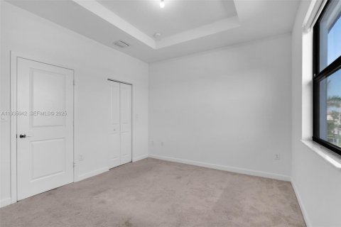 Townhouse in Homestead, Florida 3 bedrooms, 123.37 sq.m. № 1994138 - photo 24