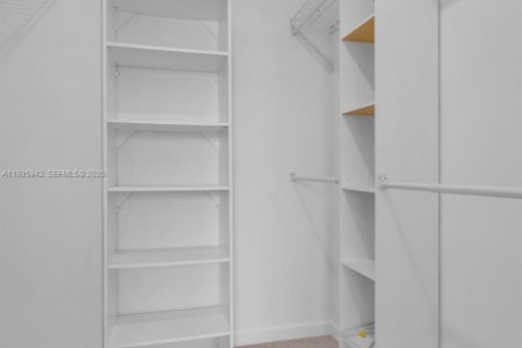 Townhouse in Homestead, Florida 3 bedrooms, 123.37 sq.m. № 1994138 - photo 22