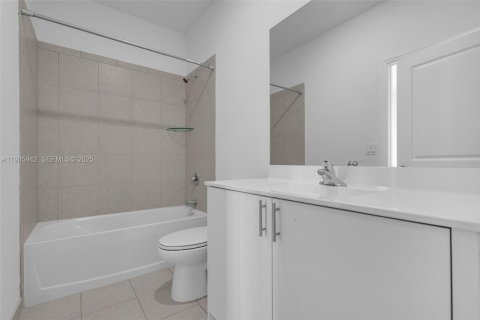 Townhouse in Homestead, Florida 3 bedrooms, 123.37 sq.m. № 1994138 - photo 18