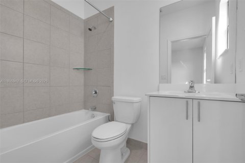 Townhouse in Homestead, Florida 3 bedrooms, 123.37 sq.m. № 1994138 - photo 27