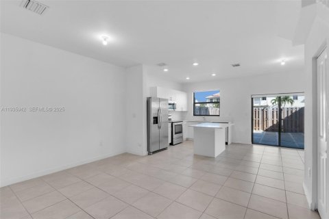 Townhouse in Homestead, Florida 3 bedrooms, 123.37 sq.m. № 1994138 - photo 9