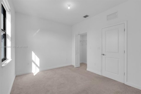 Townhouse in Homestead, Florida 3 bedrooms, 123.37 sq.m. № 1994138 - photo 26