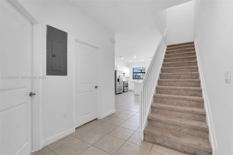 Townhouse in Homestead, Florida 3 bedrooms, 123.37 sq.m. № 1994138 - photo 8