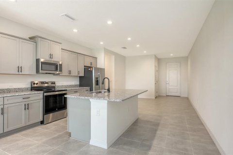 Townhouse in Bradenton, Florida 3 bedrooms, 166.3 sq.m. № 2218004 - photo 14