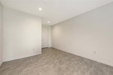 Townhouse in Bradenton, Florida 3 bedrooms, 166.3 sq.m. № 2218004 - photo 7