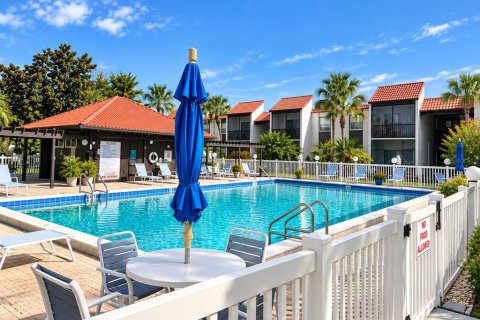 Condominio en alquiler en Sarasota, Florida, 2 dormitorios, 89.56 m2 № 2353545 - foto 11