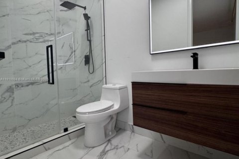 Villa ou maison à louer à Doral, Floride: 5 chambres, 354.89 m2 № 1966382 - photo 20