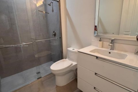 Villa ou maison à louer à Doral, Floride: 5 chambres, 354.89 m2 № 1966382 - photo 19