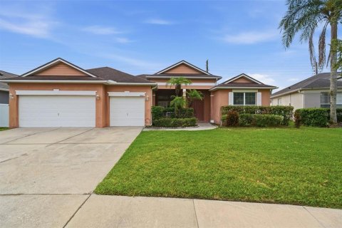 House in Orlando, Florida 4 bedrooms, 258.08 sq.m. № 2359352