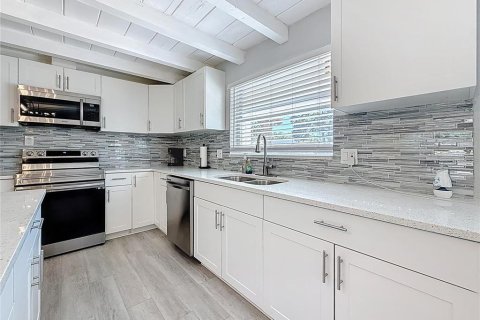 Casa en alquiler en Clearwater, Florida, 3 dormitorios, 144.93 m2 № 2197538 - foto 9